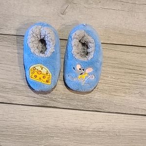 🦔Snoozies baby mouse and cheese slippers🌻